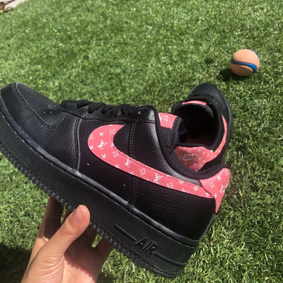 CUSTOM AIR FORCE 1s - Picture 5 of 6